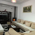 Comfortable And Luxurious Διαμέρισμα Kamez
