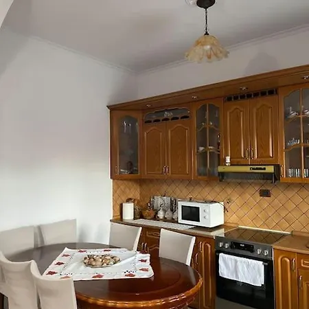 Apartment Comfortable And Luxurious Kamez