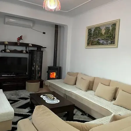 Comfortable And Luxurious Apartment Kamez